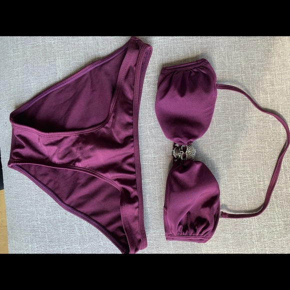 Bathing suits - Picture 2 of 2